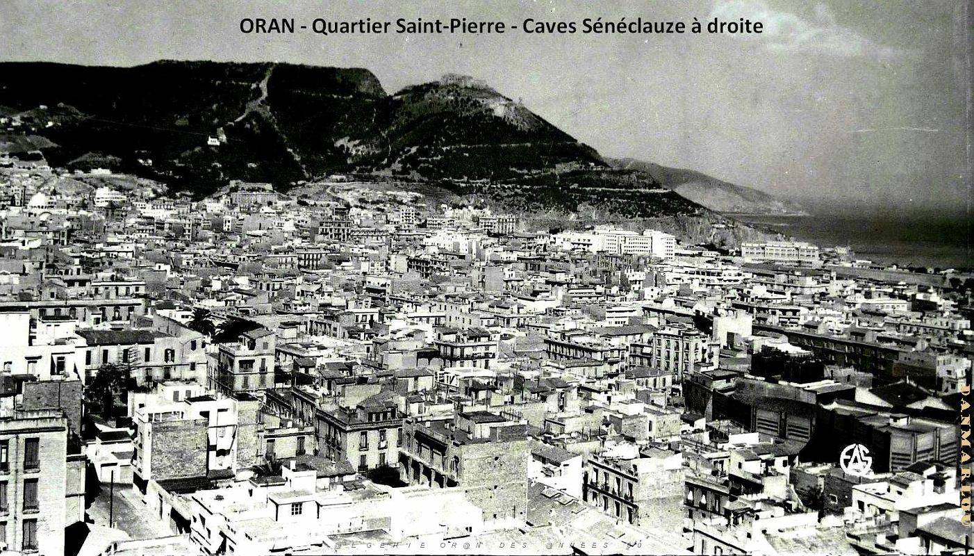 Oran - Vue aerienne - Saint-Pierre au premier plan.JPG